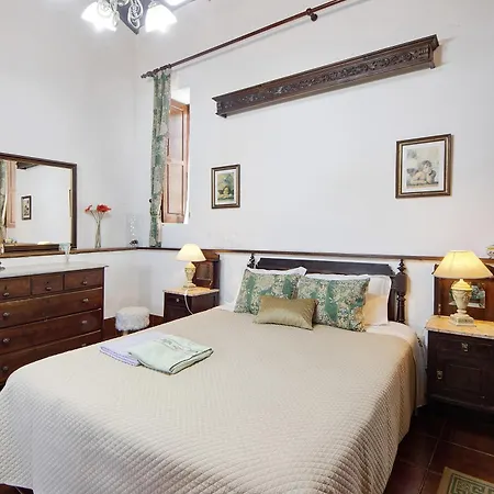 Azenha Da Lagoa Negra