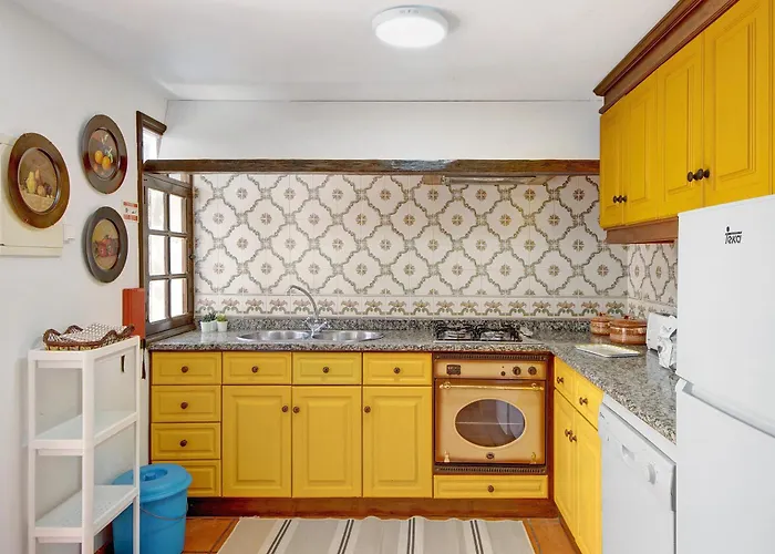 Azenha Da Lagoa Negra Holiday home *